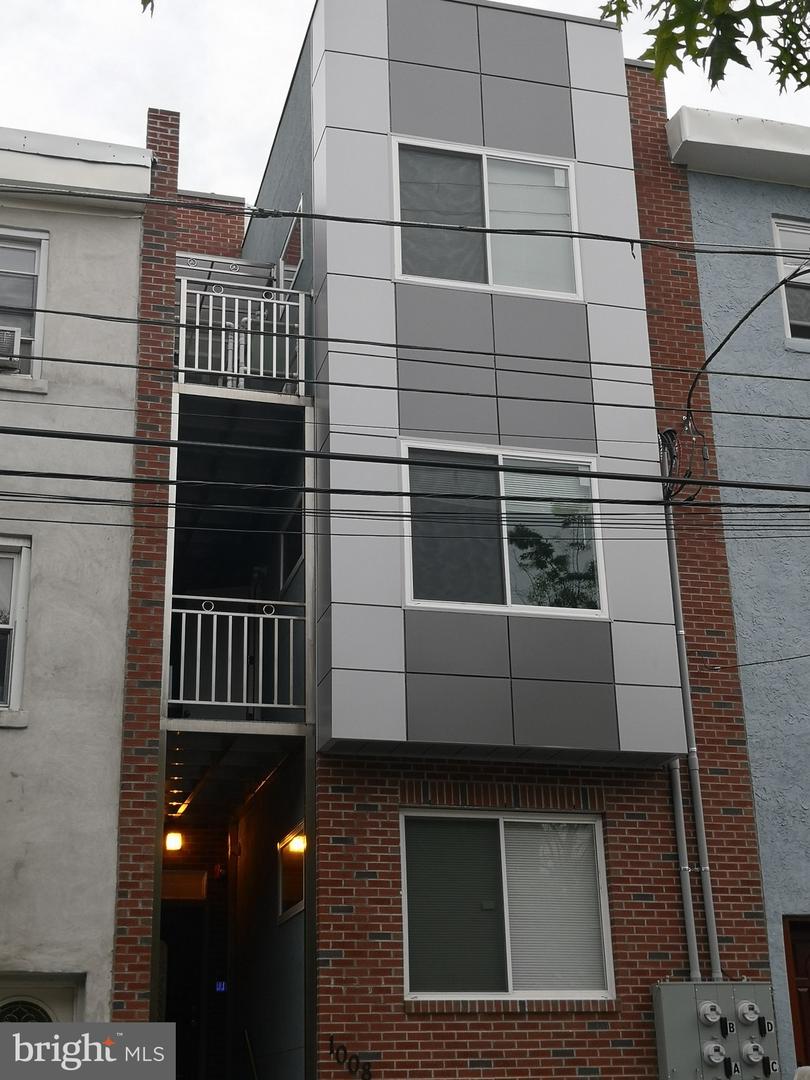 1008 Green St #a Property Photo 1