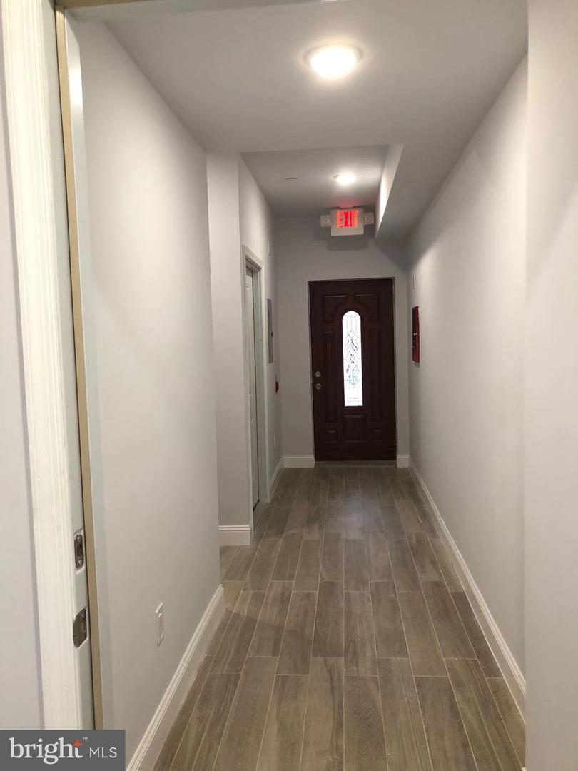 1008 Green St #a Property Photo 3
