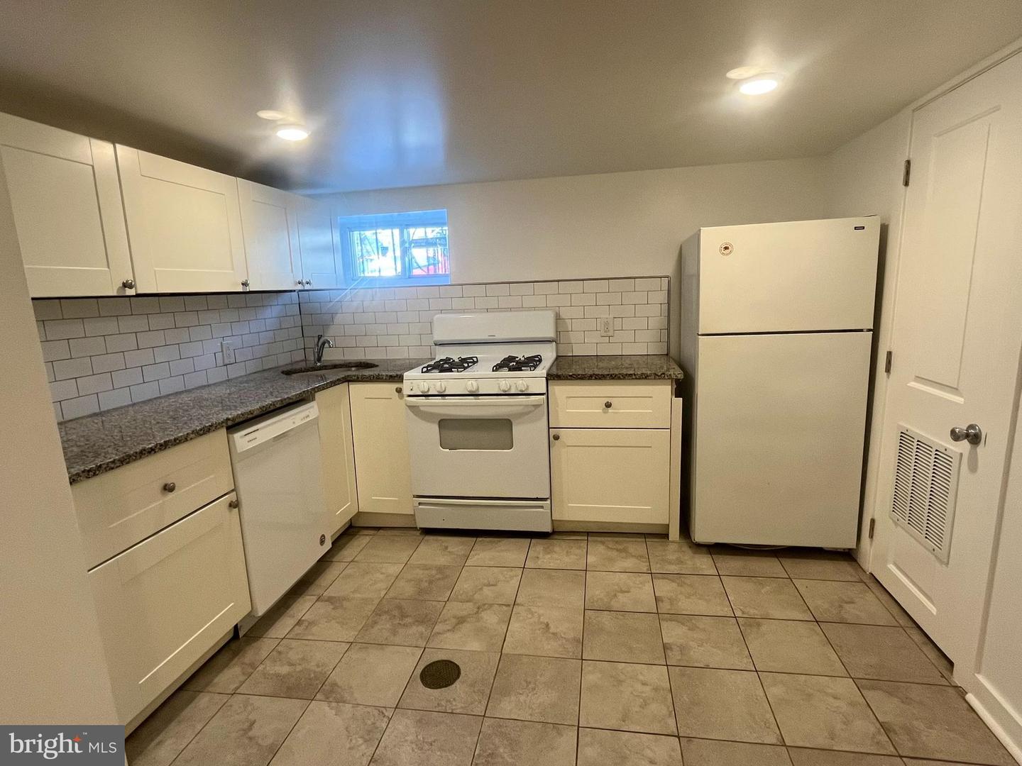 4944 Walnut St #ll Property Photo 6
