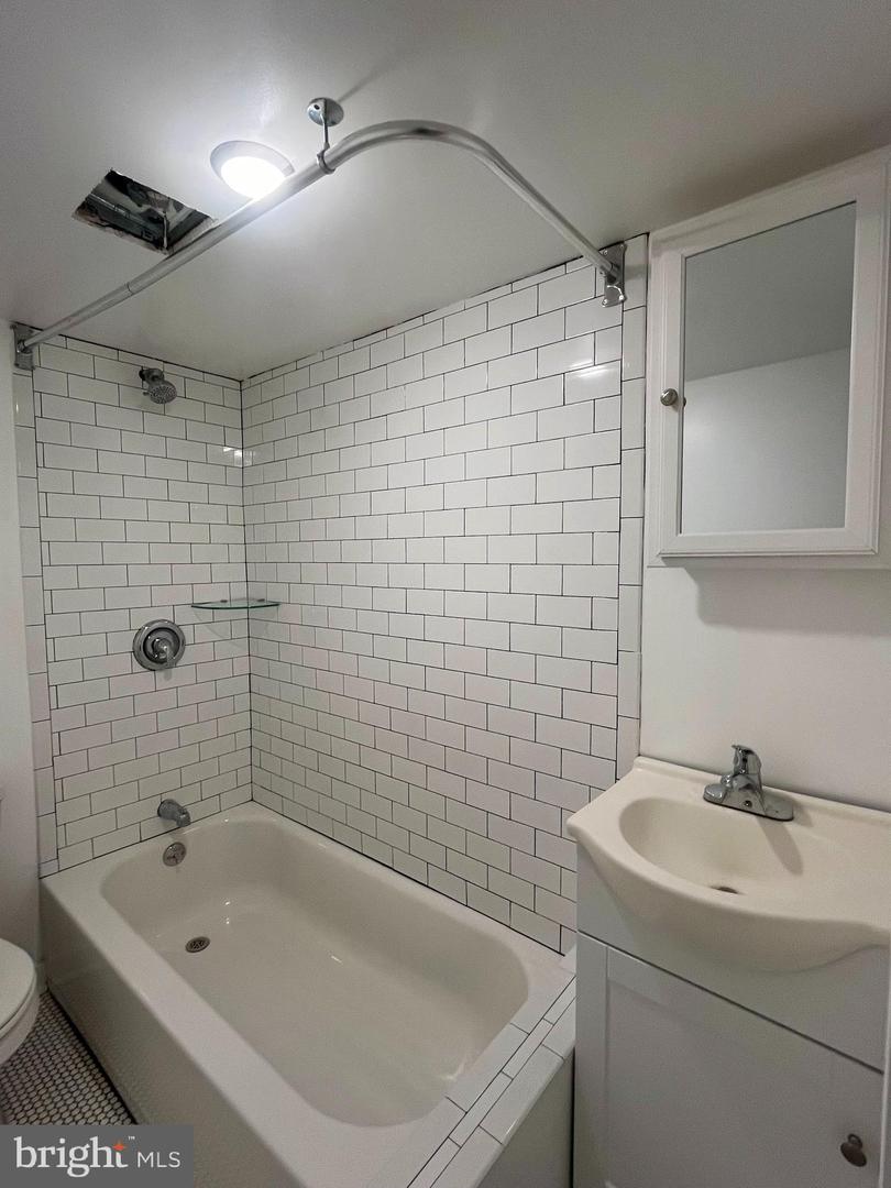 4944 Walnut St #ll Property Photo 8