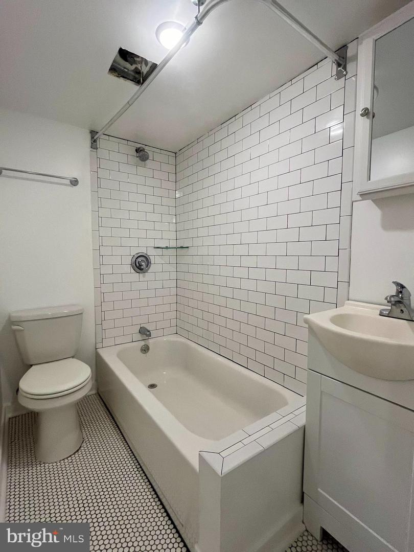4944 Walnut St #ll Property Photo 9