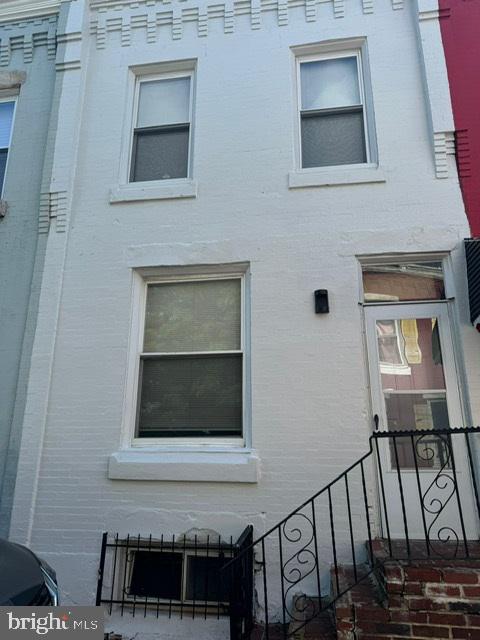 2169 N DOVER ST Property Photo 1