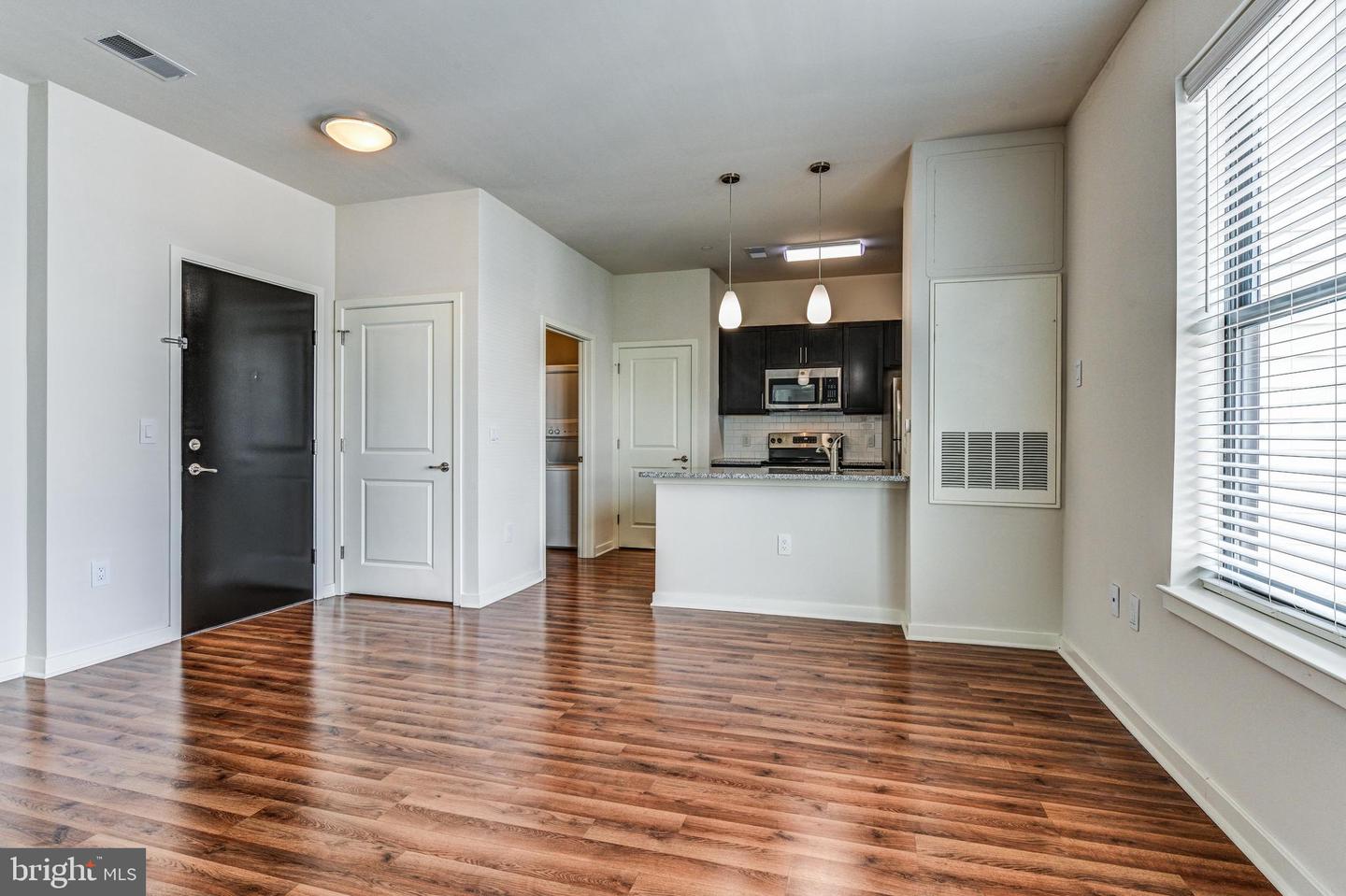 401 RACE ST #425 Property Photo 1