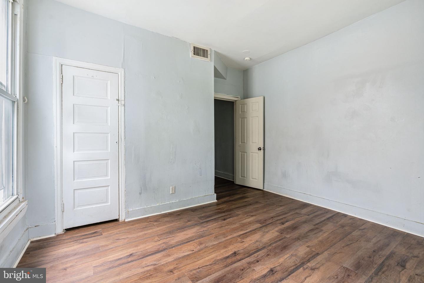 5027 Germantown Ave Property Photo 12