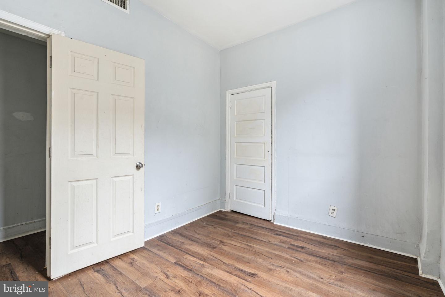 5027 Germantown Ave Property Photo 15