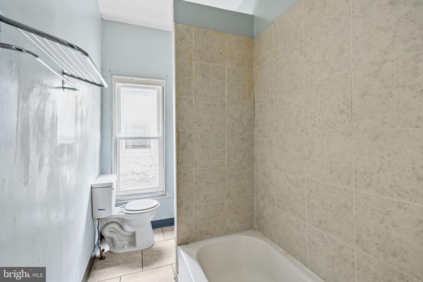 5027 Germantown Ave Property Photo 16