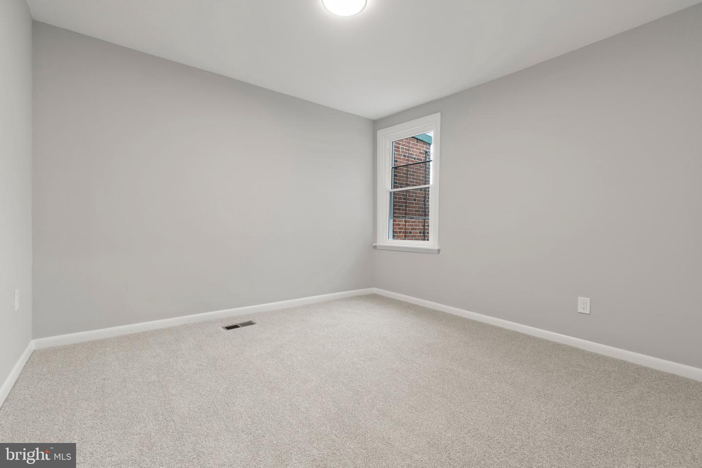 4034 Mitchell St Property Photo 14
