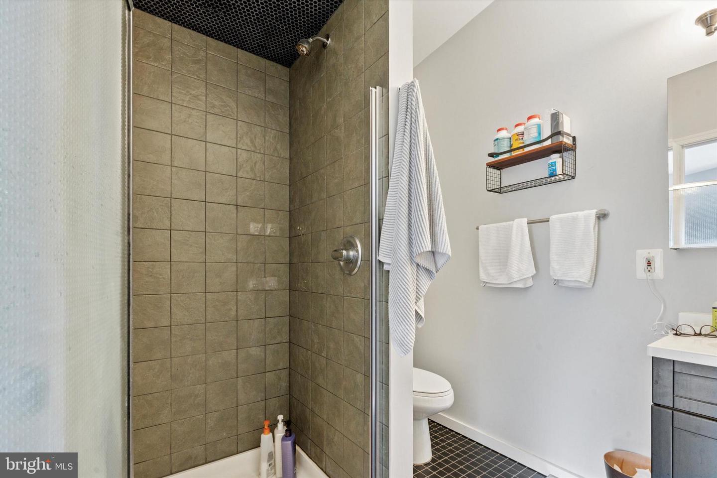 909 N American St #2 Property Photo 16