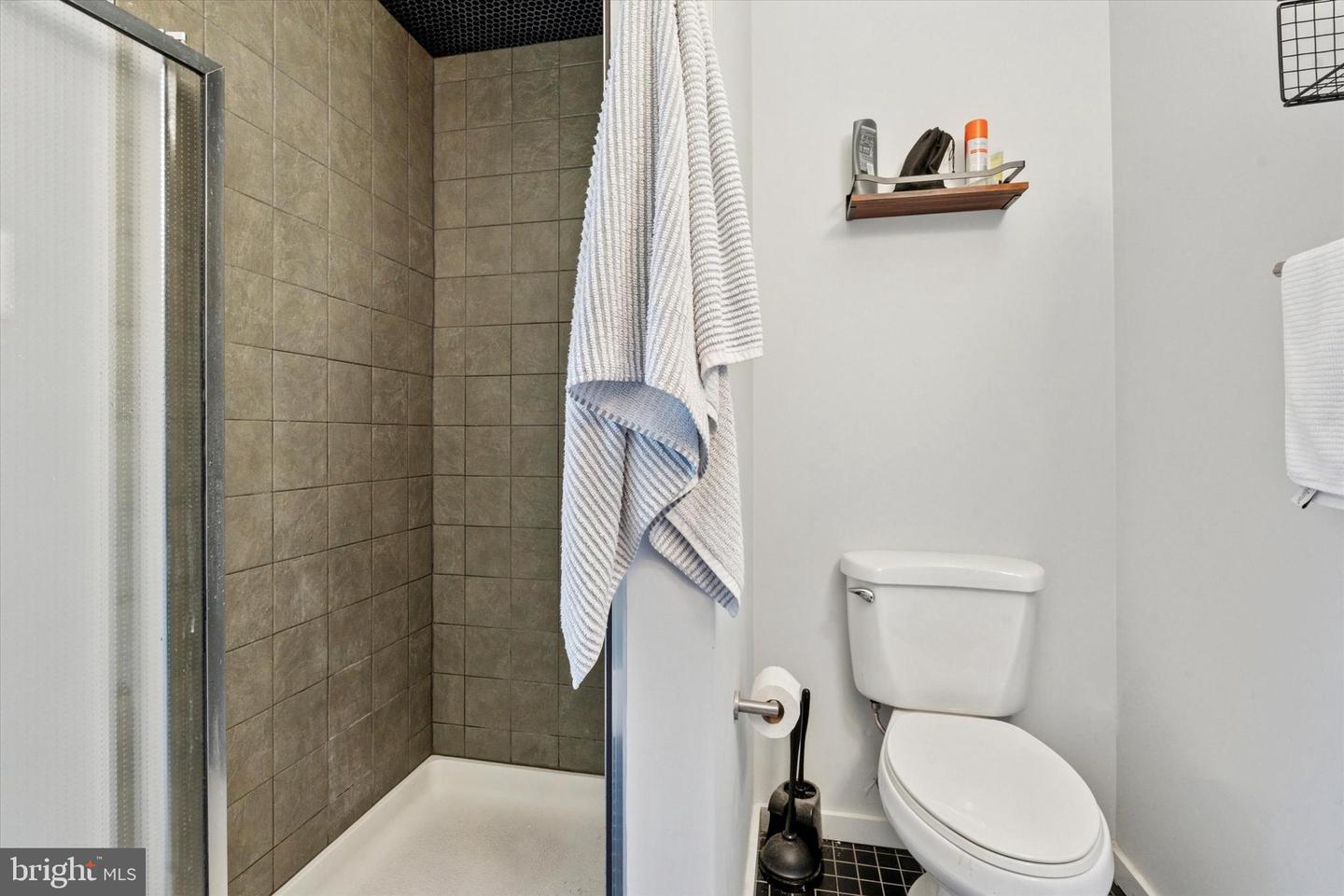 909 N American St #2 Property Photo 17