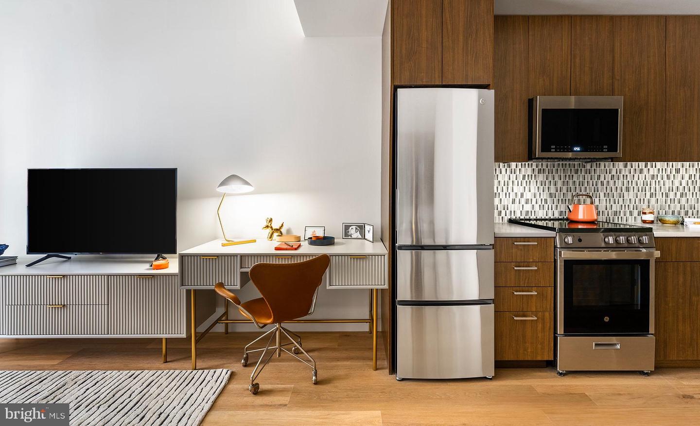 210 S 12th St #1b-1-18e Property Photo 2