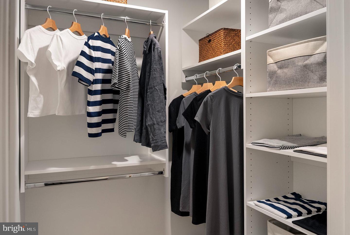 210 S 12th St #1b-1-18e Property Photo 8