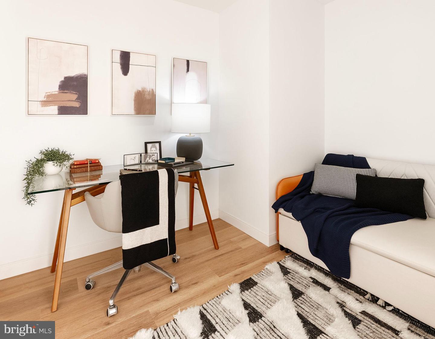 210 S 12th St #1b-1-18e Property Photo 11