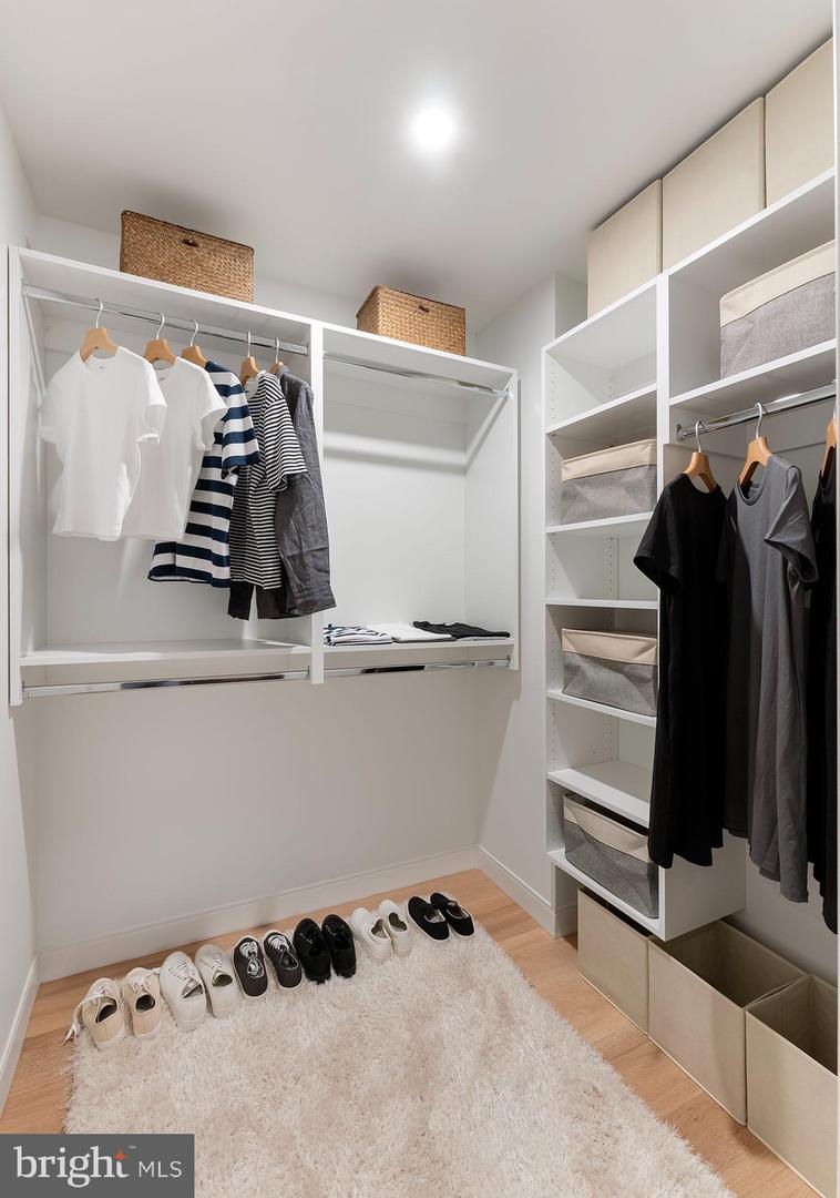 210 S 12th St #1b-1-18e Property Photo 16