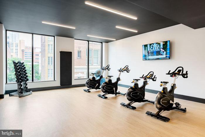 210 S 12th St #1b-1-18e Property Photo 27