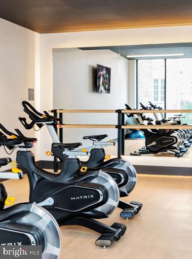 210 S 12th St #1b-1-18e Property Photo 29