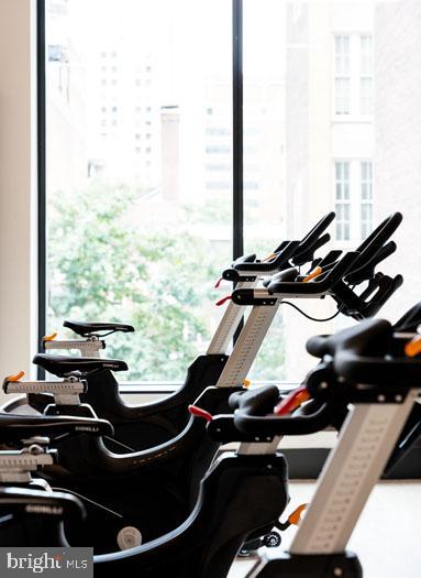 210 S 12th St #1b-1-18e Property Photo 30