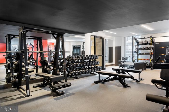 210 S 12th St #1b-1-18e Property Photo 32