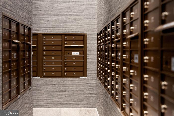 210 S 12th St #1b-1-18e Property Photo 40