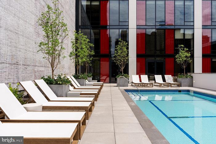 210 S 12th St #1b-1-18e Property Photo 44