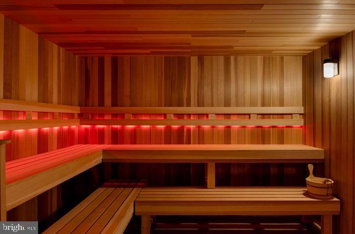 210 S 12th St #1b-1-18e Property Photo 45