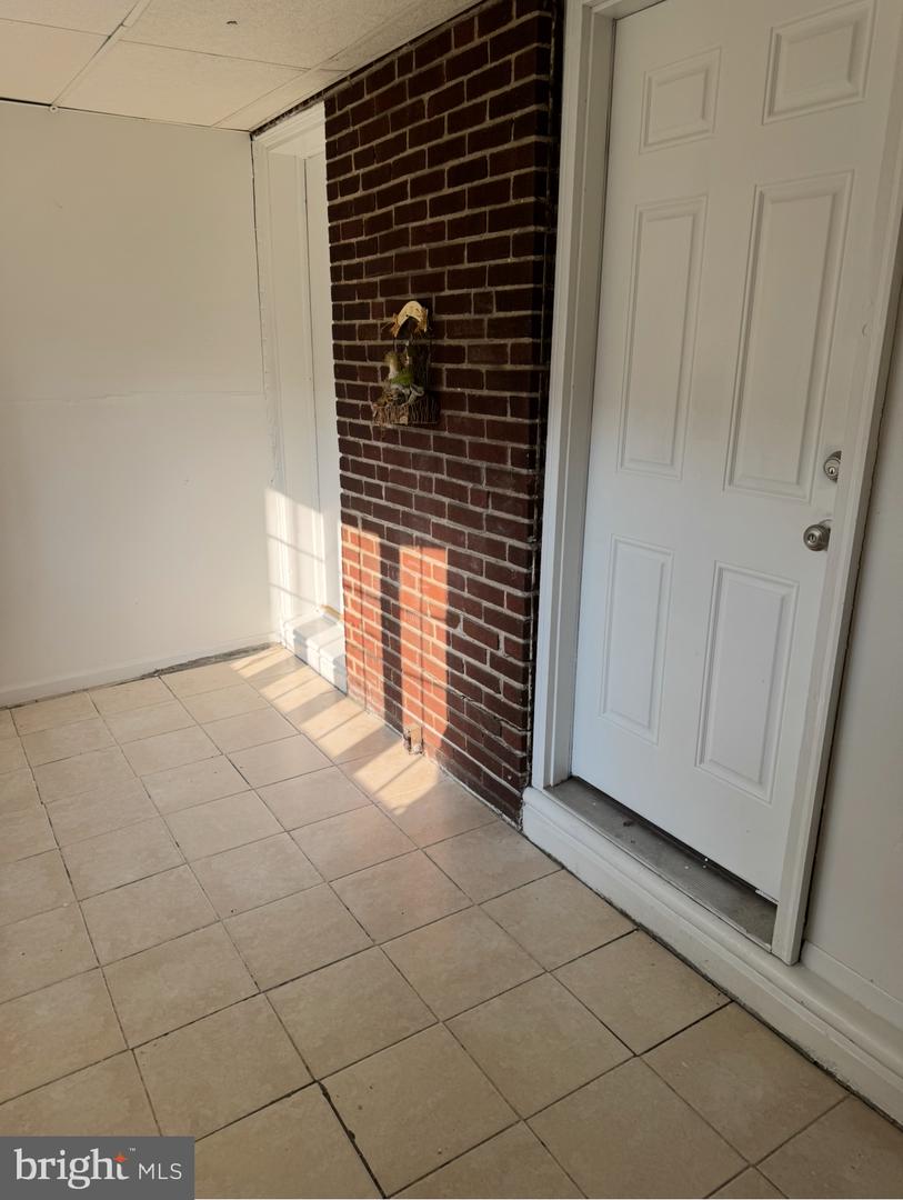 5345 Akron St Property Photo 2