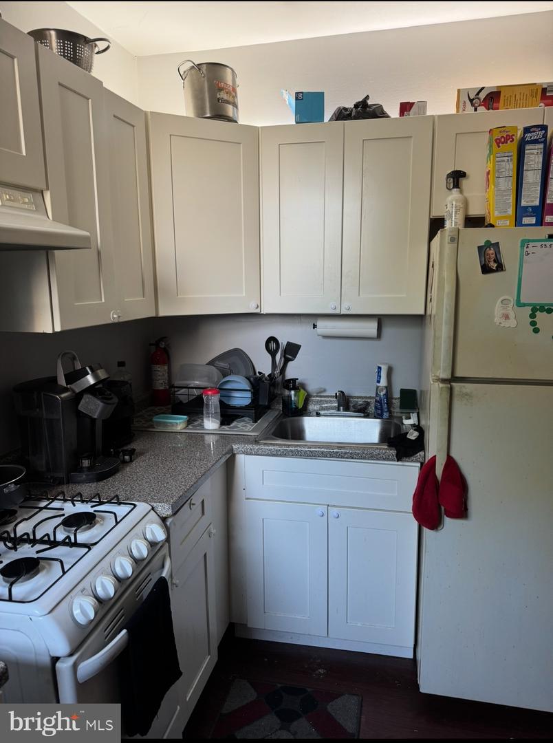 5345 Akron St Property Photo 7