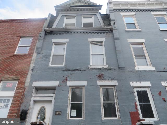 3121 CLIFFORD ST Property Photo 1