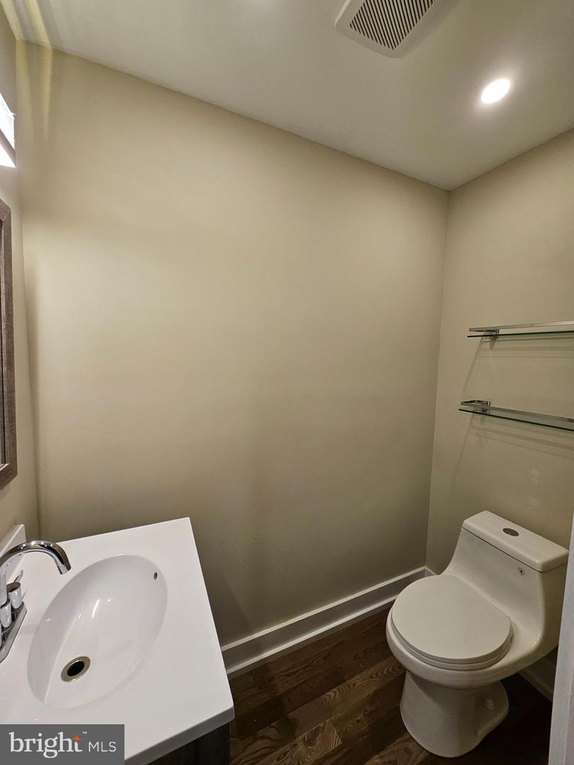 4432 Overbrook Ave Property Photo 3