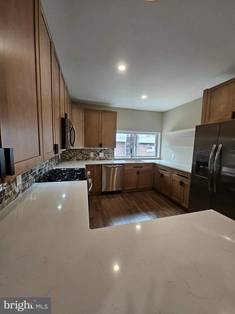 4432 Overbrook Ave Property Photo 8