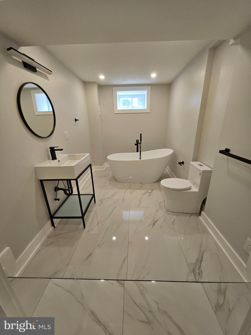 4432 Overbrook Ave Property Photo 10