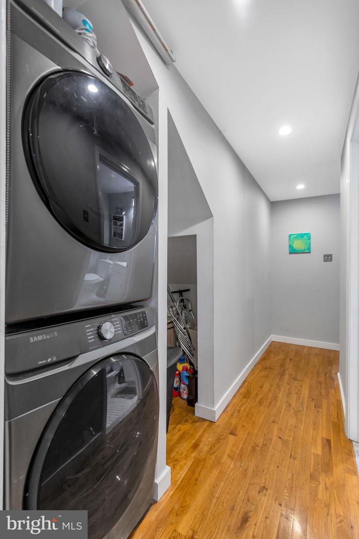 1815 Bainbridge St #1 Property Photo 7