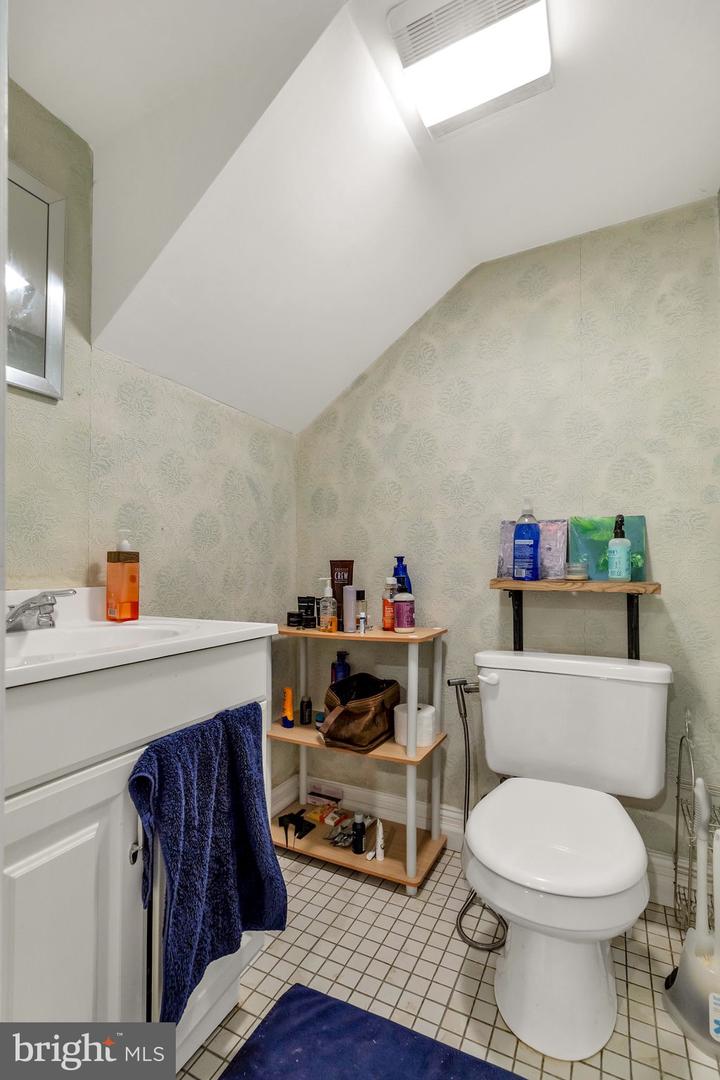 1815 Bainbridge St #1 Property Photo 13