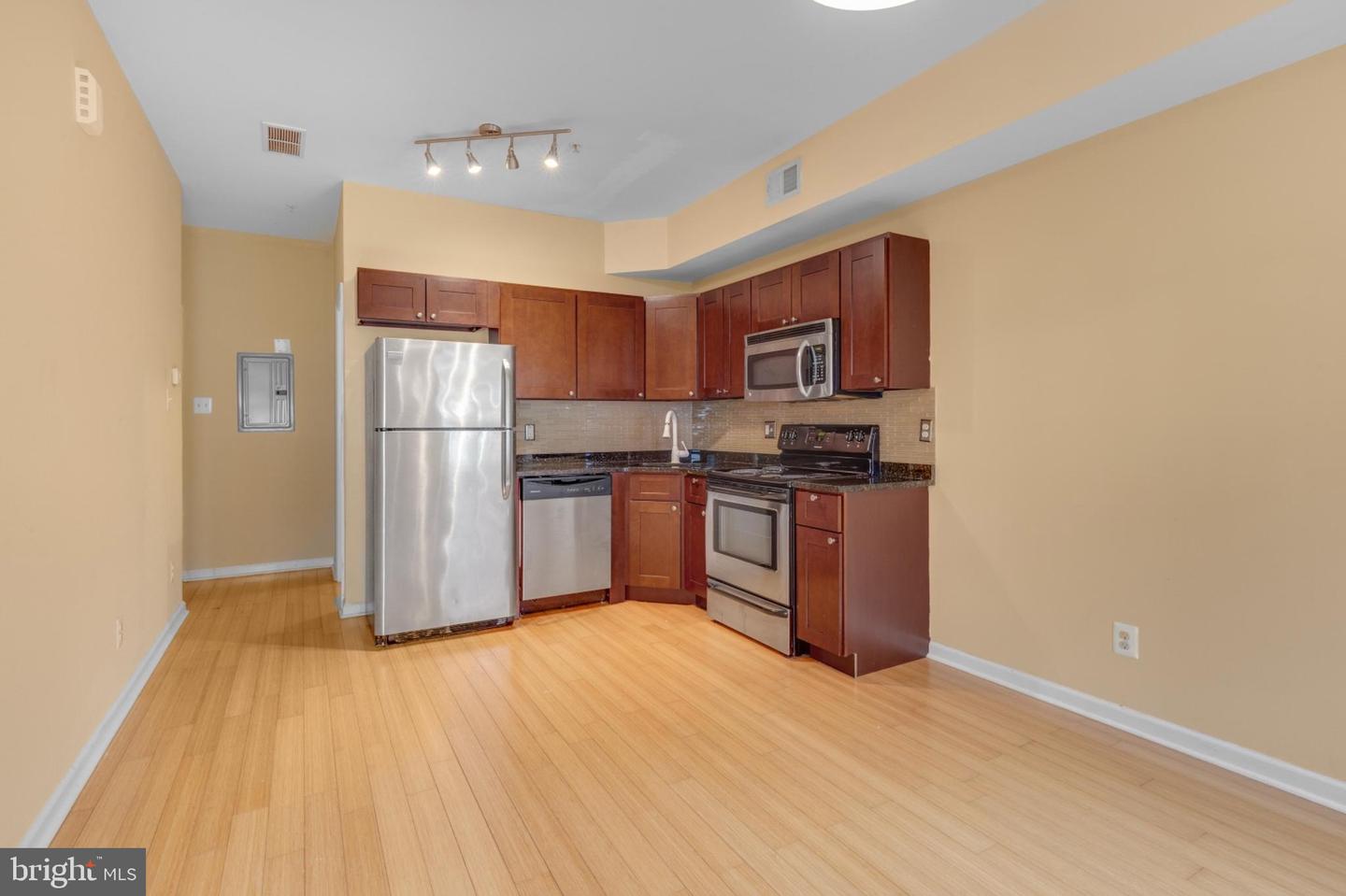 909 N 19th St #b Property Photo 3