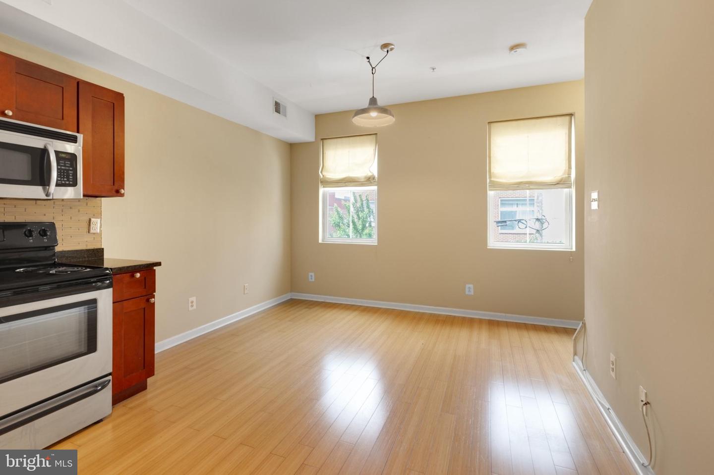 909 N 19th St #b Property Photo 4