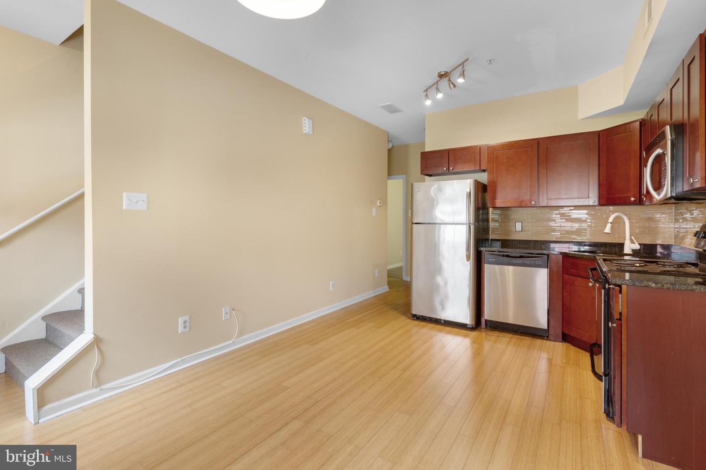 909 N 19th St #b Property Photo 7