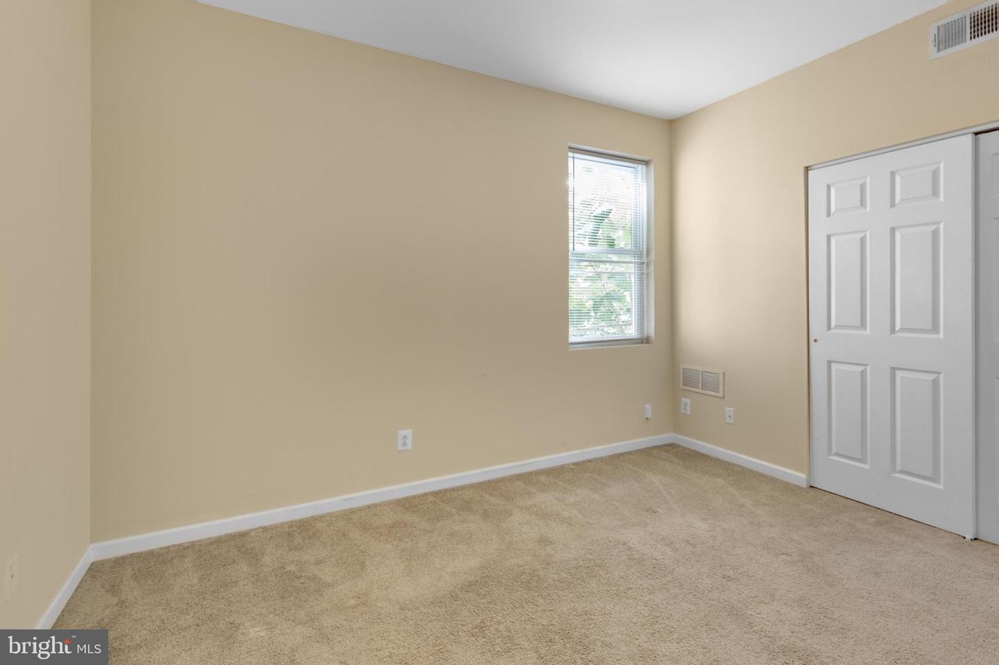 909 N 19th St #b Property Photo 9