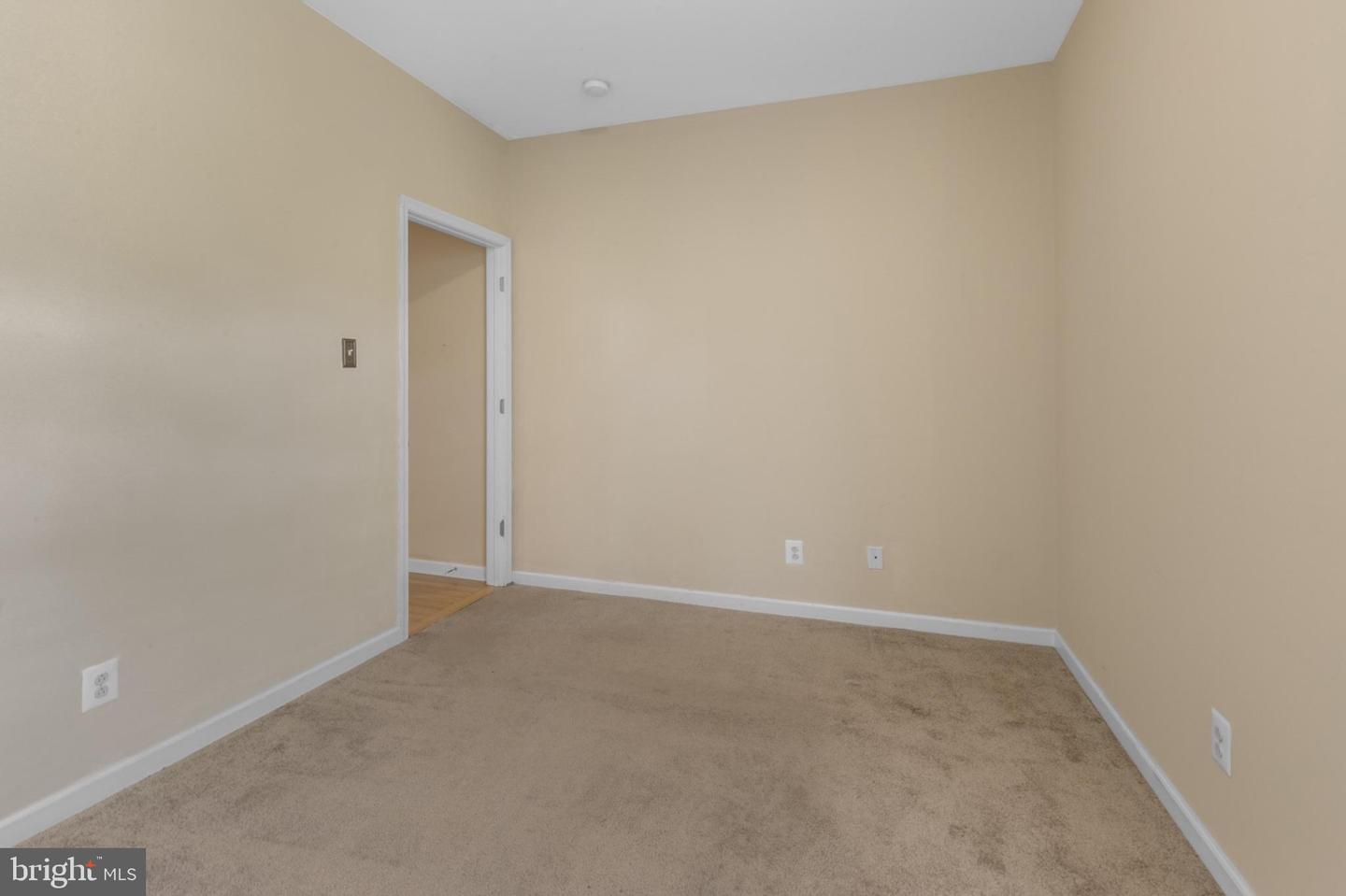 909 N 19th St #b Property Photo 12
