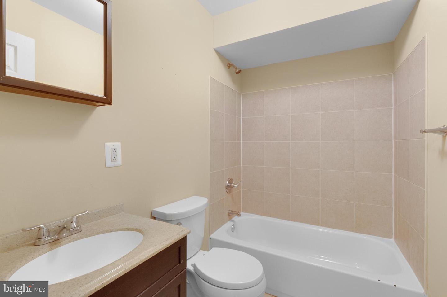 909 N 19th St #b Property Photo 14