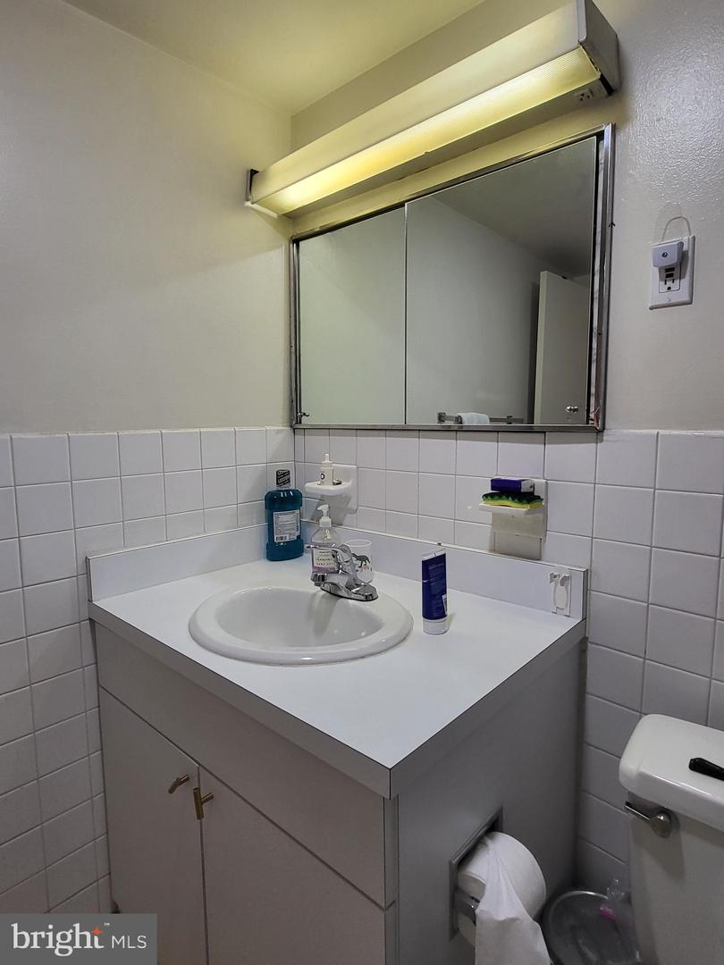 224-30 W Rittenhouse Sq #413 Property Photo 13