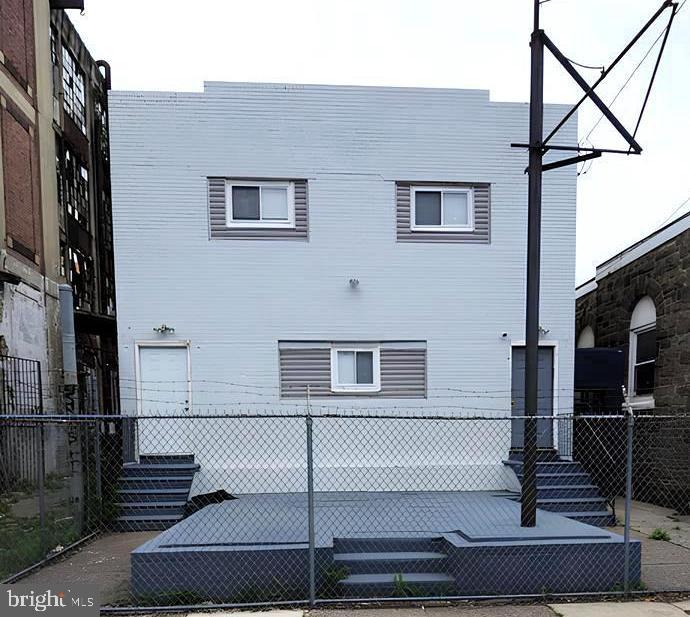 2045 W Toronto St Property Photo 1