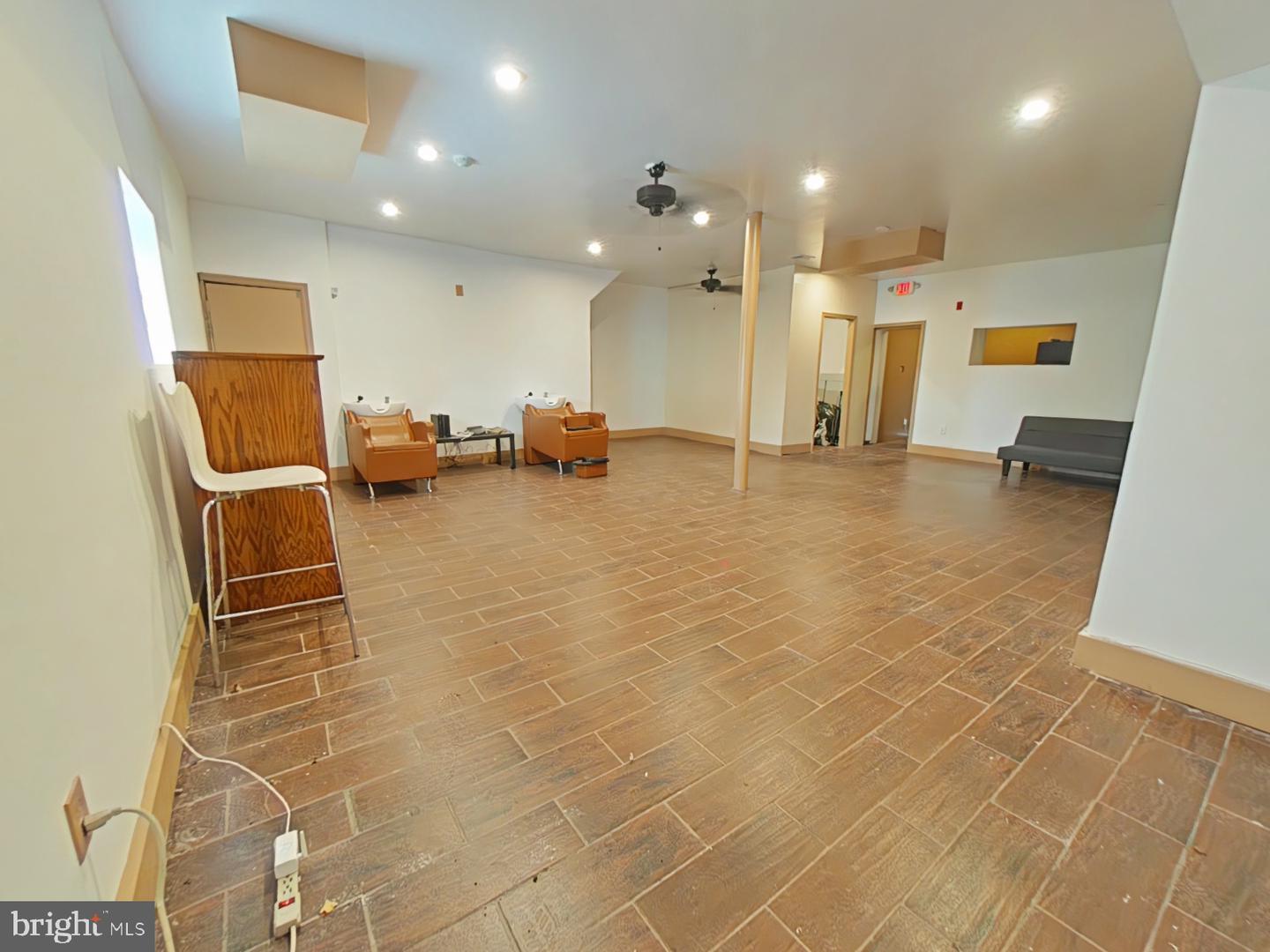 2045 W Toronto St Property Photo 4