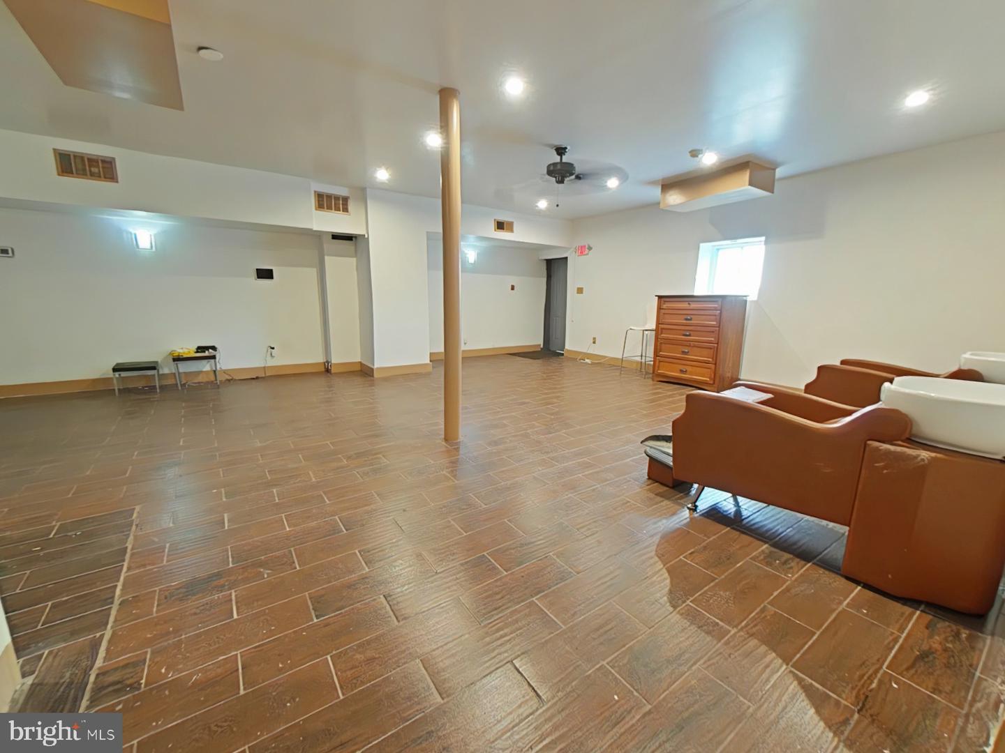2045 W Toronto St Property Photo 5