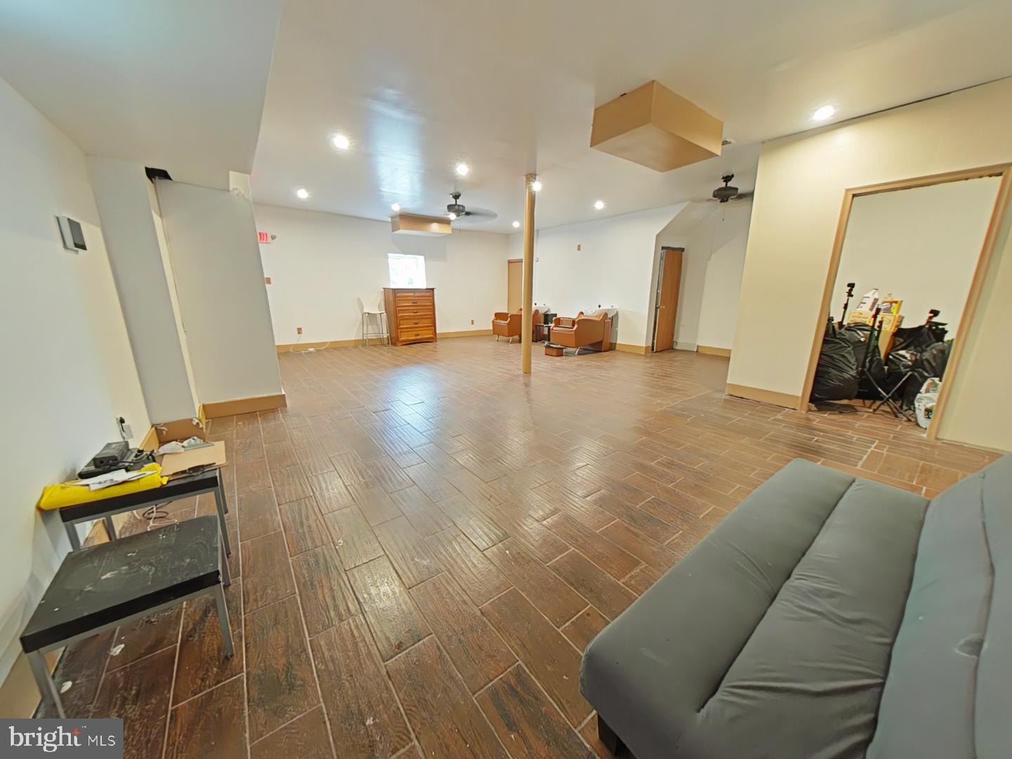 2045 W Toronto St Property Photo 7