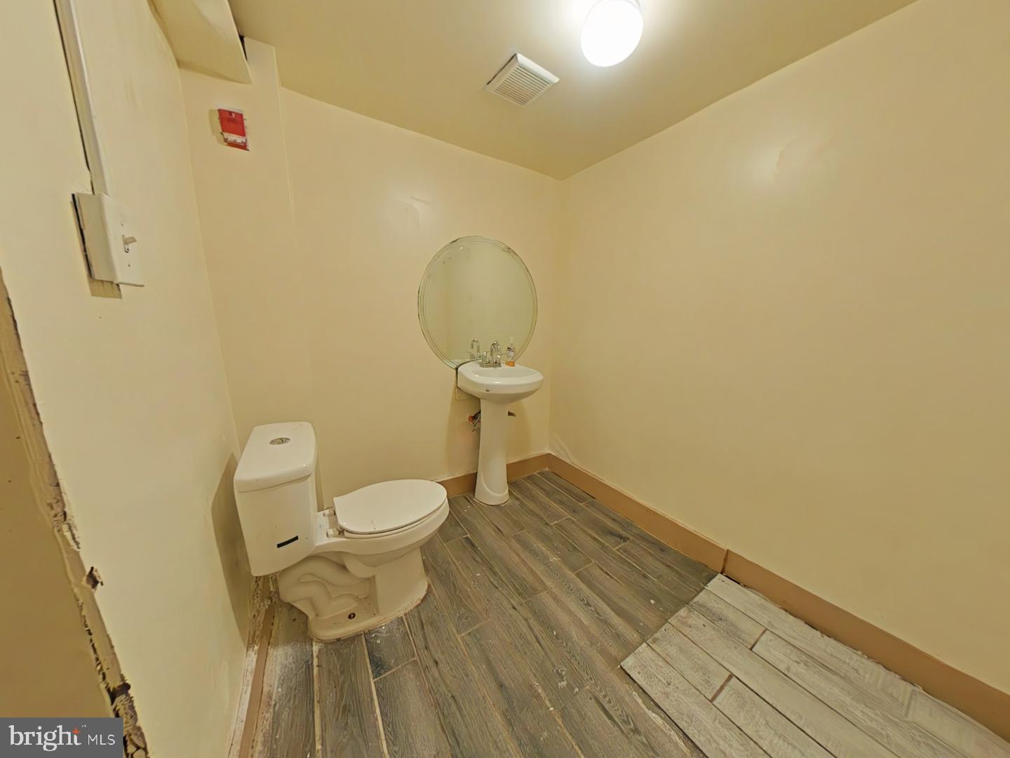 2045 W Toronto St Property Photo 10