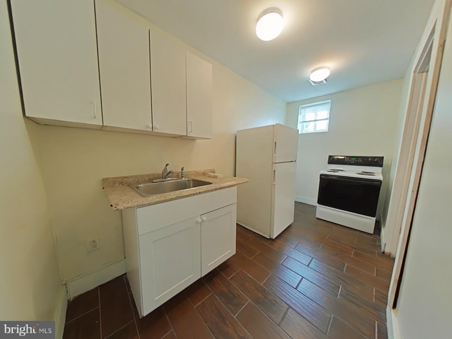 2045 W Toronto St Property Photo 17