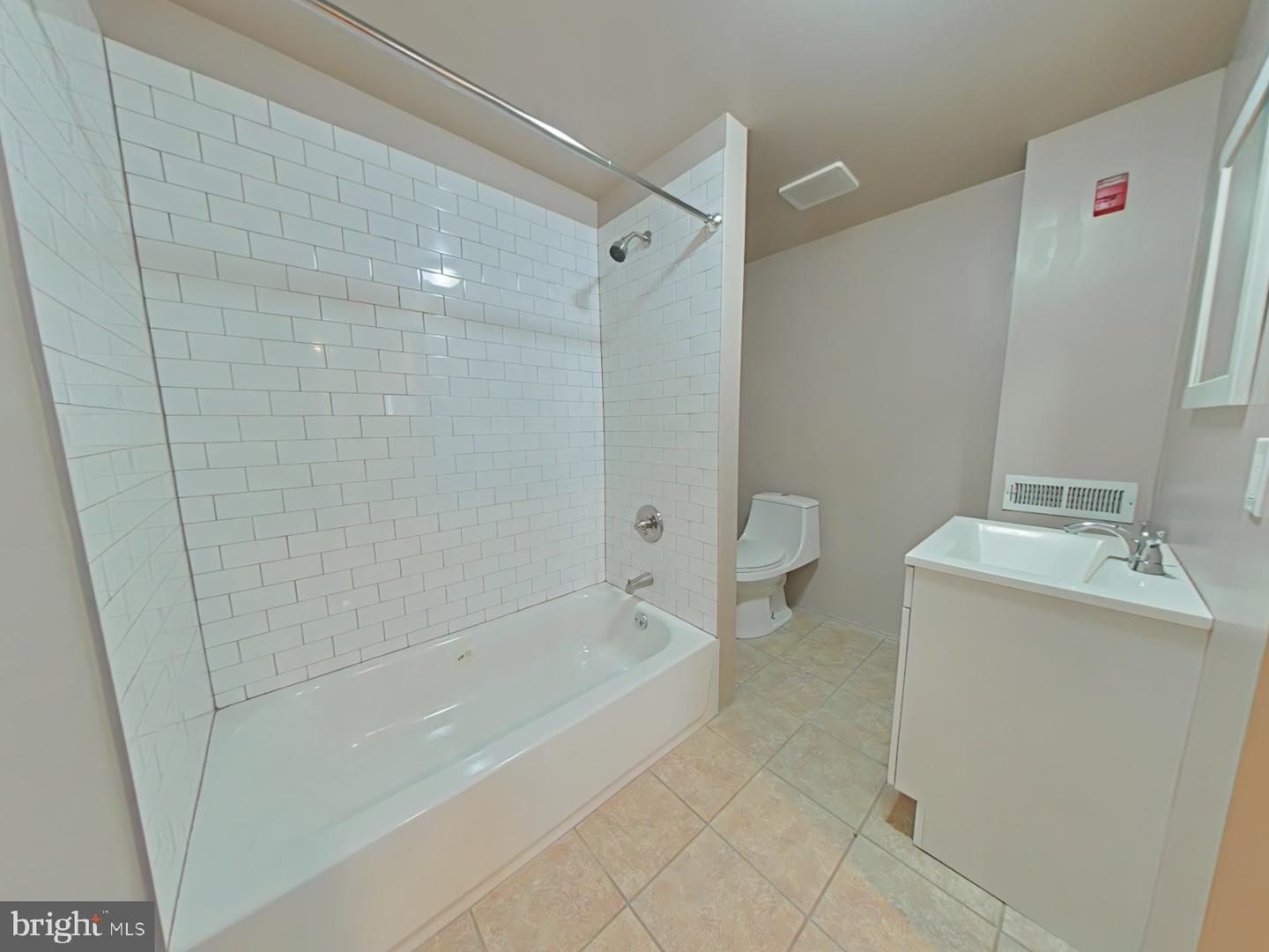 2045 W Toronto St Property Photo 18