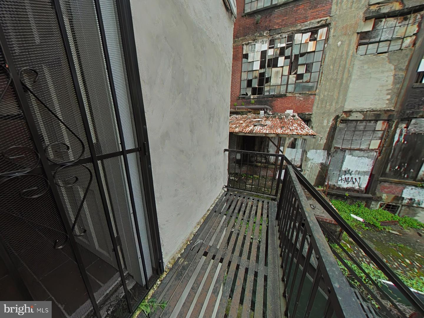 2045 W Toronto St Property Photo 21