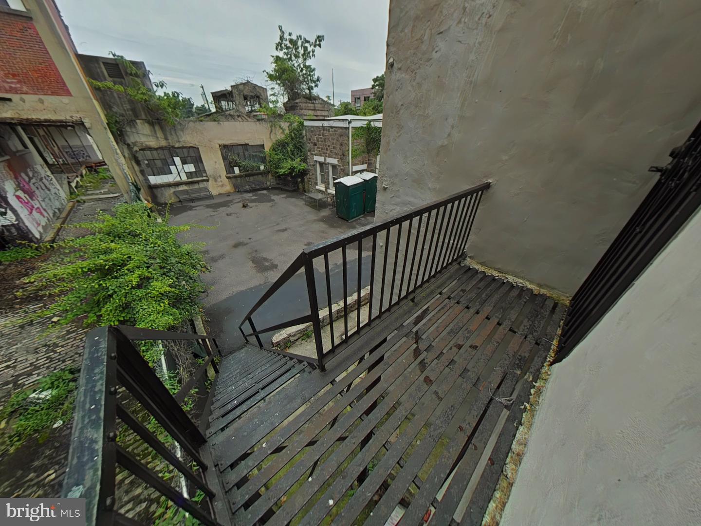 2045 W Toronto St Property Photo 22