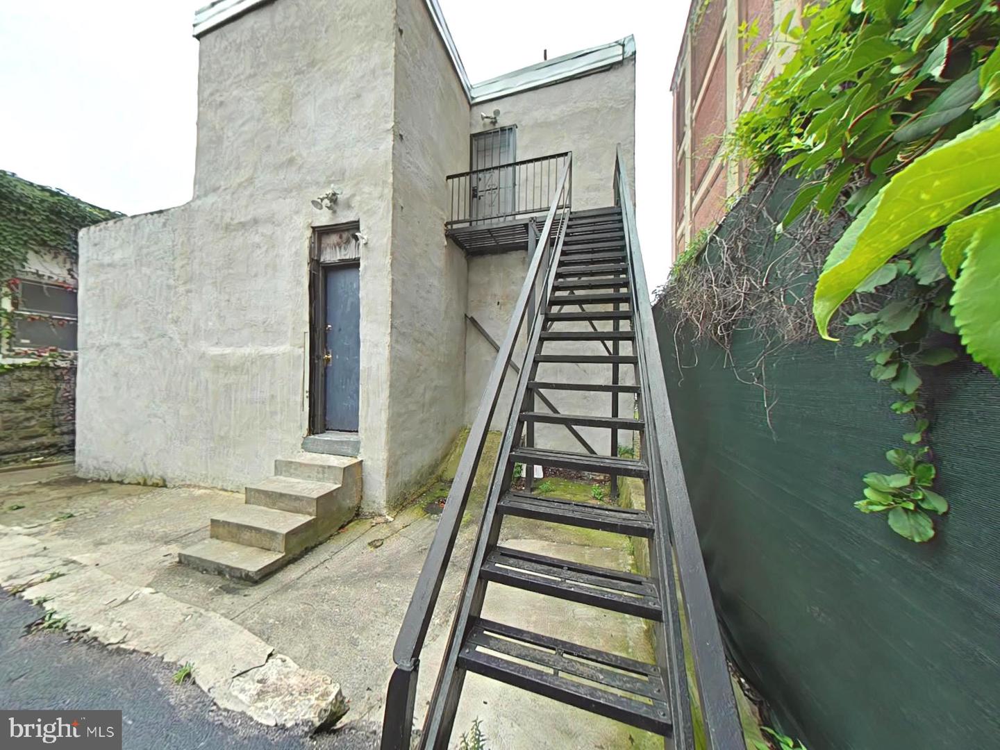 2045 W Toronto St Property Photo 26