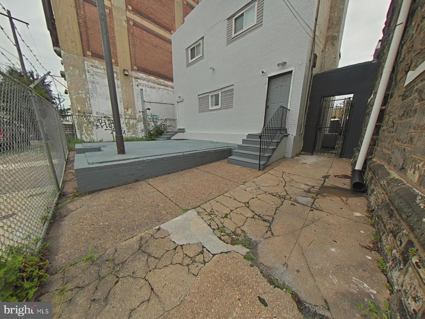 2045 W Toronto St Property Photo 28